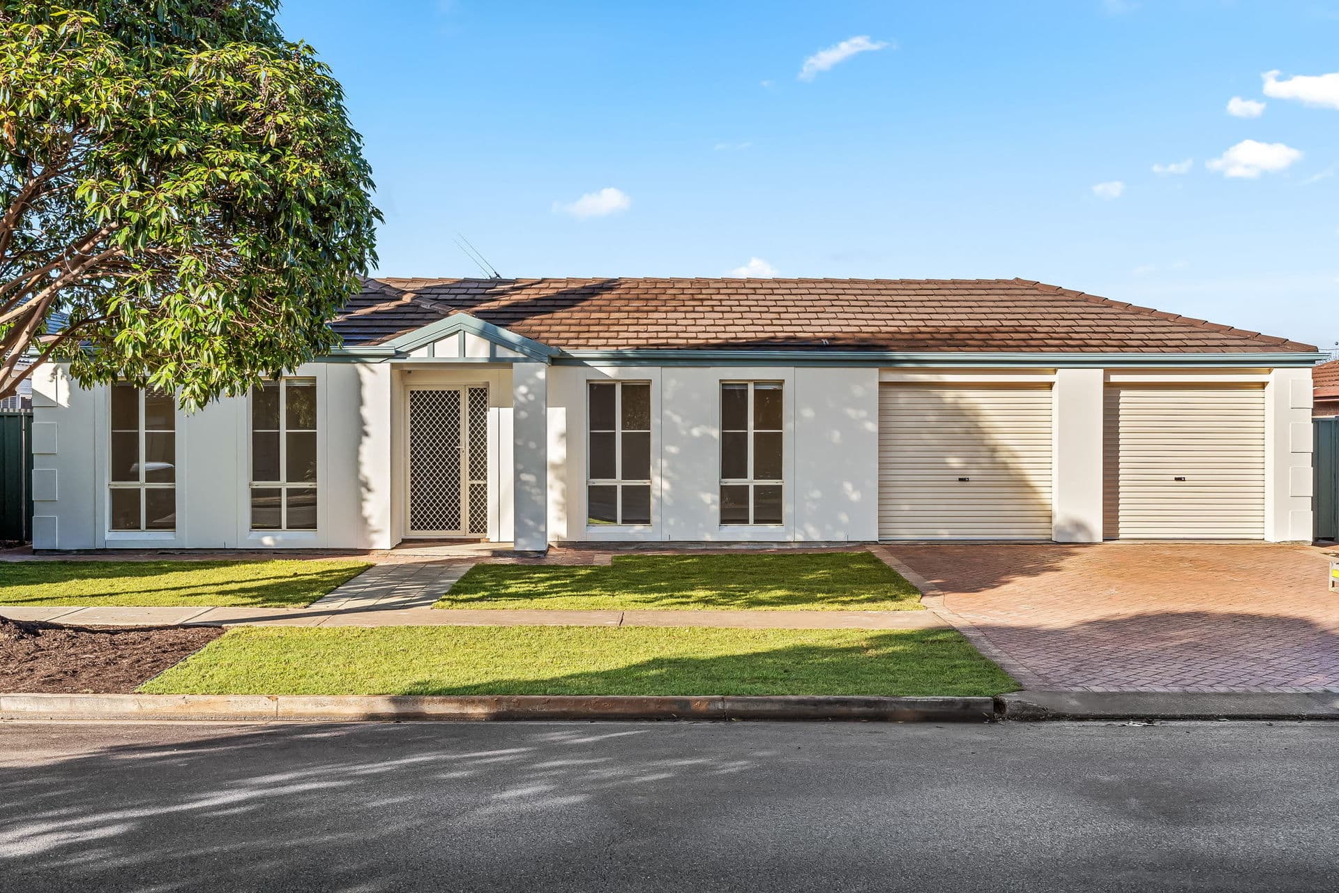 8 Newton Avenue, Clovelly Park - Image 1