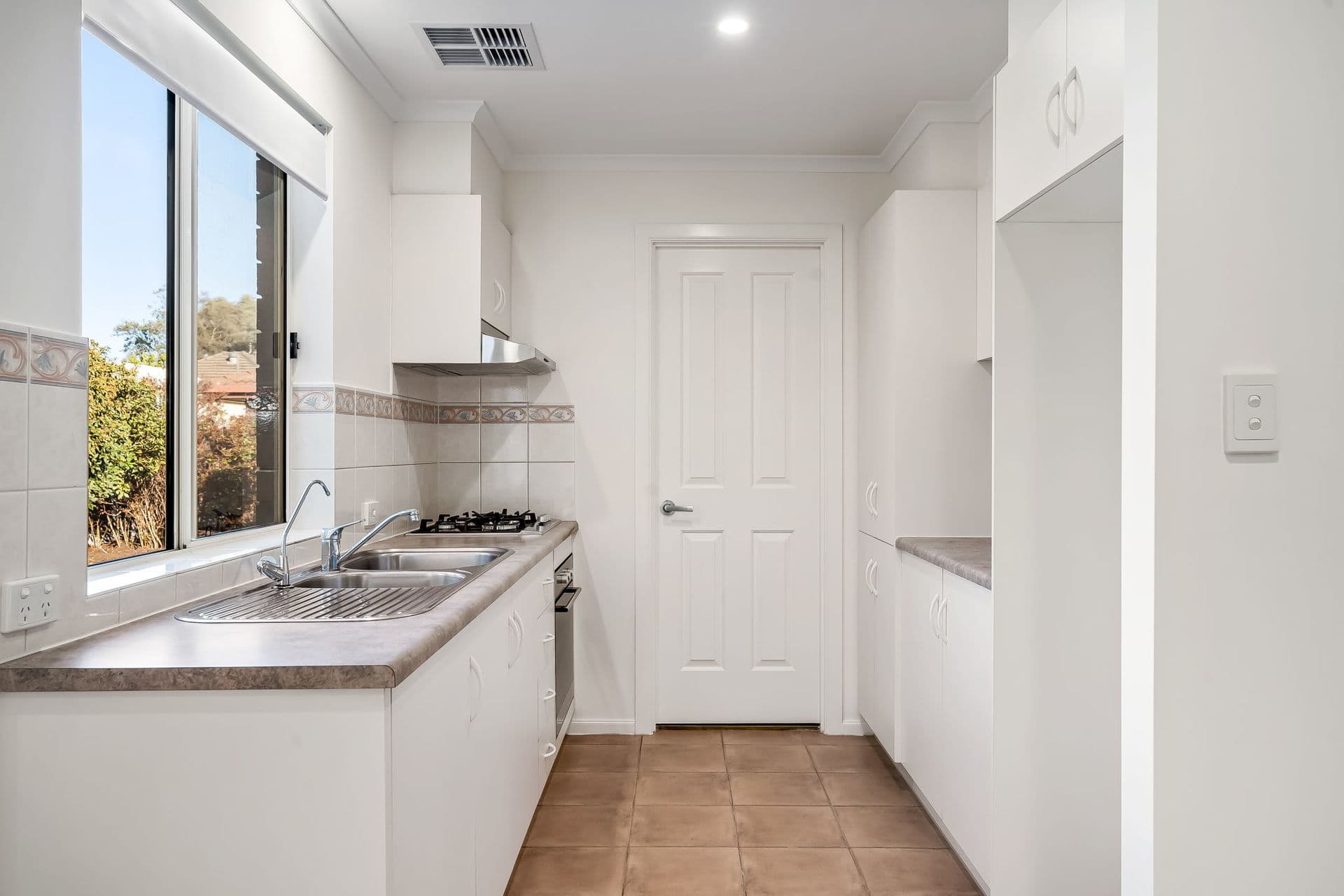 8 Newton Avenue, Clovelly Park - Thumbnail 4