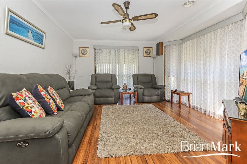 1 Greenhill Crescent, Wyndham Vale - Thumbnail 2