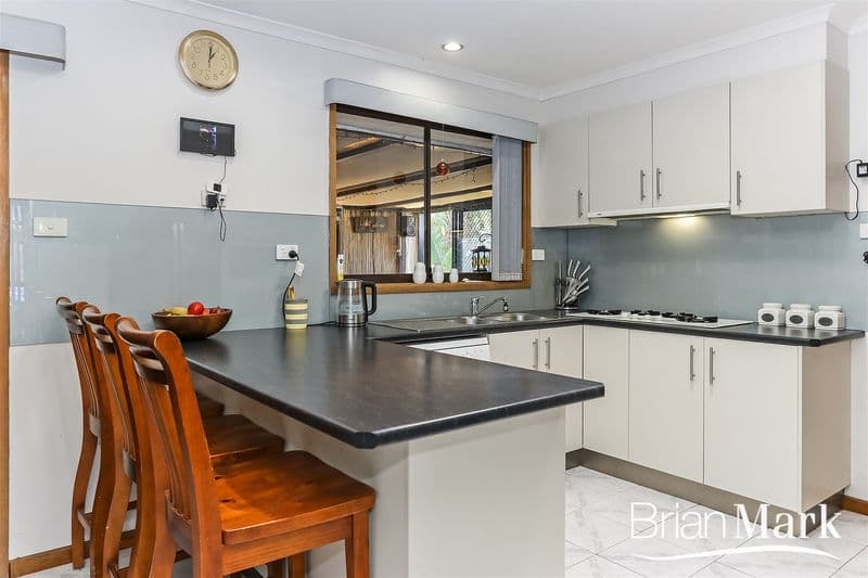 1 Greenhill Crescent, Wyndham Vale - Thumbnail 3