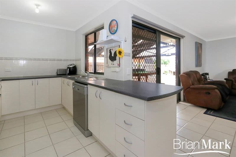 2 Bellinger Crescent, Wyndham Vale - Thumbnail 2