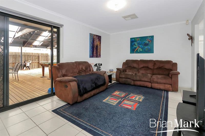 2 Bellinger Crescent, Wyndham Vale - Thumbnail 4
