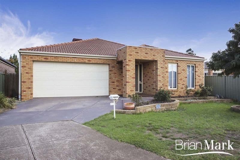 9/15 Raine Street, Woollahra, Wyndham Vale - Image 1