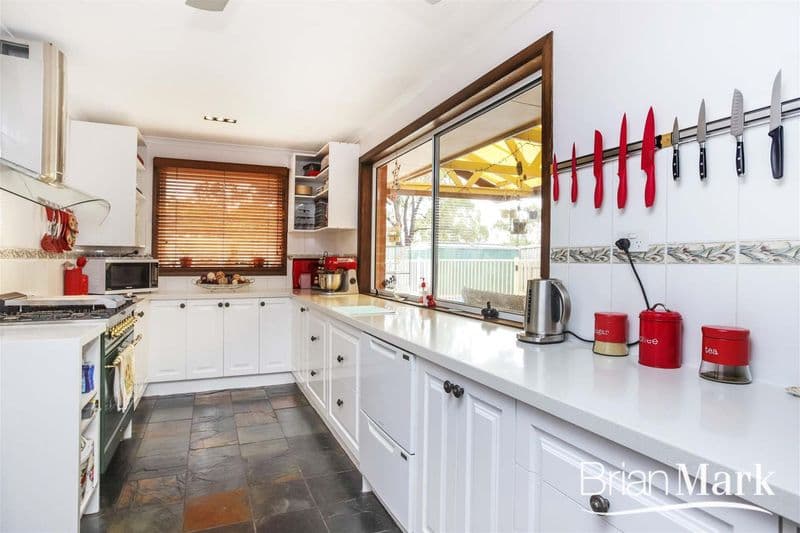 5 Hakea Court, Werribee - Thumbnail 3