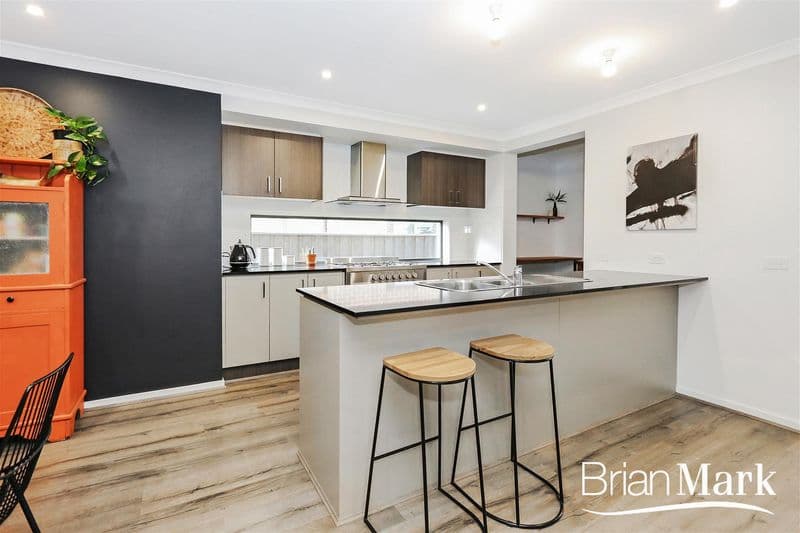 12/33 Baird Avenue, Werribee - Thumbnail 2