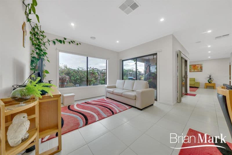 5/26 Howard  Street, Randwick, Manor Lakes - Thumbnail 3