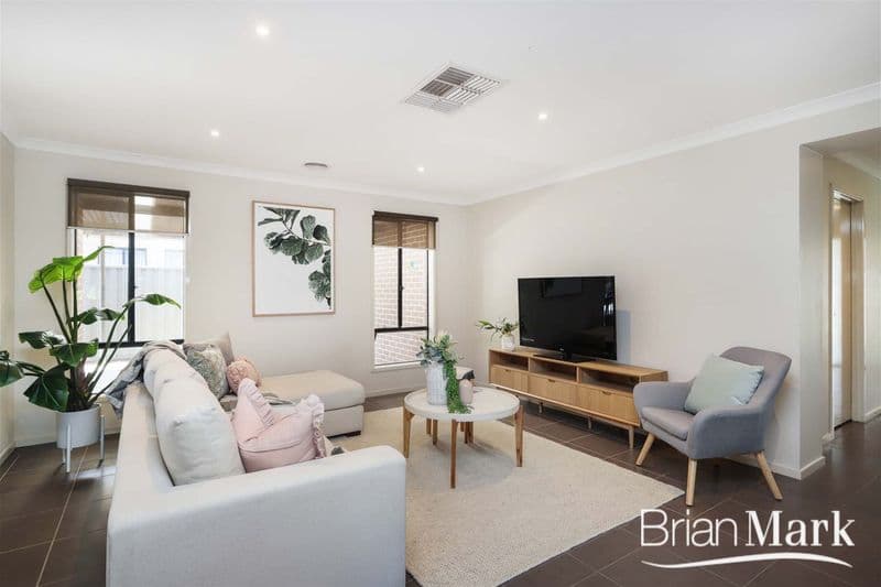 2/29 Dudley  Street, Coogee, Manor Lakes - Thumbnail 3