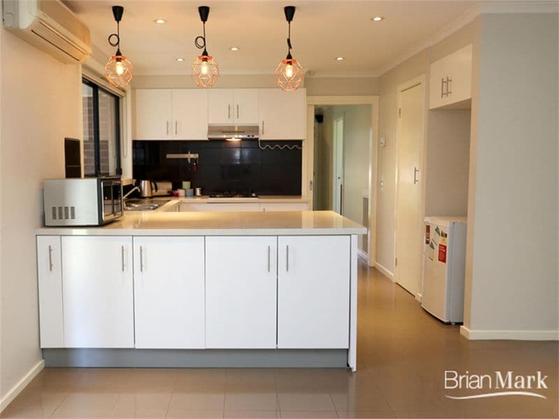 202/31 Broadbeach Boulevard, Broadbeach, QLD, 4218, Wyndham Vale - Thumbnail 3