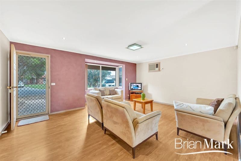 7/17A Poate Road, Centennial Park, Werribee - Thumbnail 2