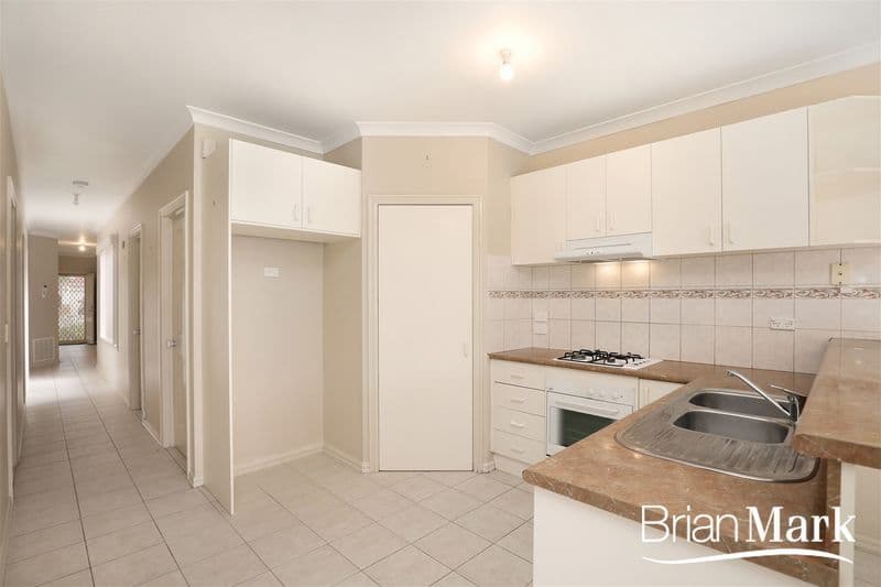 2/3 Hayley Street, Hoppers Crossing - Thumbnail 2