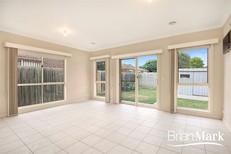 2/3 Hayley Street, Hoppers Crossing - Thumbnail 3