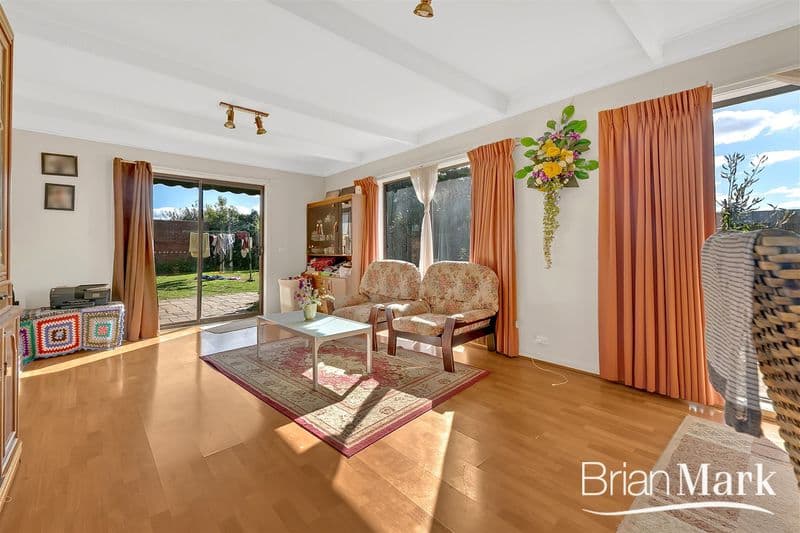 76 Cambridge Crescent, Wyndham Vale - Thumbnail 3