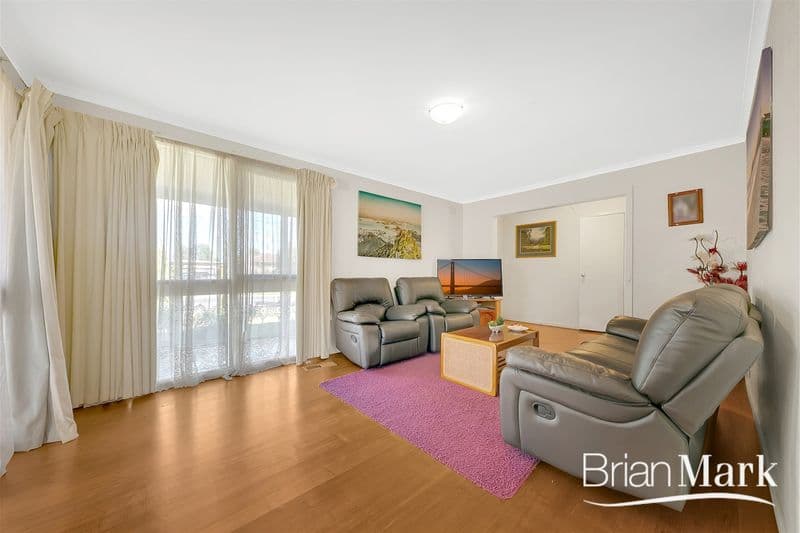 76 Cambridge Crescent, Wyndham Vale - Thumbnail 4