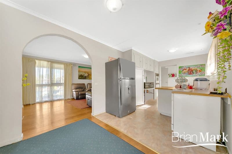 76 Cambridge Crescent, Wyndham Vale - Thumbnail 5