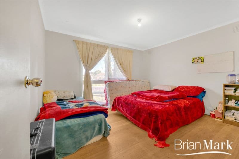 76 Cambridge Crescent, Wyndham Vale - Thumbnail 8