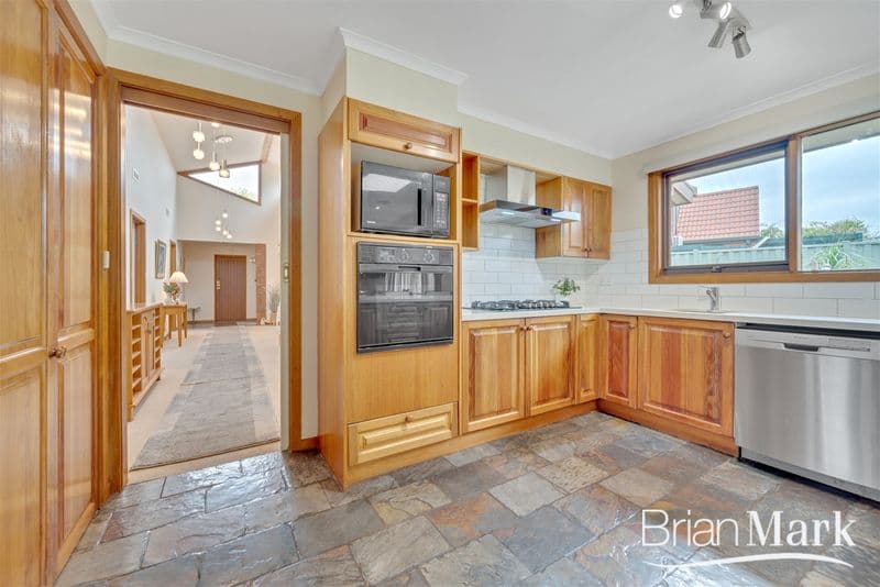 202/37 Myrtle Street (Aka 202/104a Bay Street), Werribee - Thumbnail 6