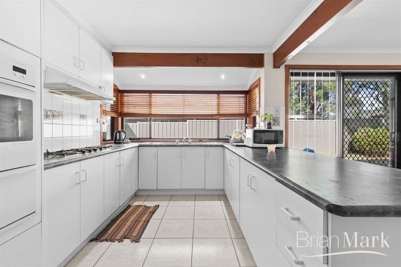 139 Bellbridge Drive, Hoppers Crossing - Thumbnail 2