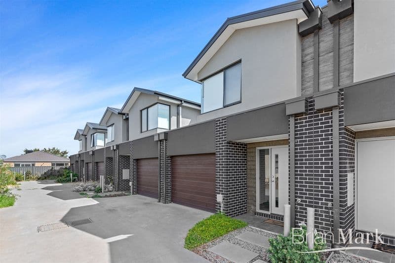 2/25 Risdon Circuit, Tarneit - Image 1