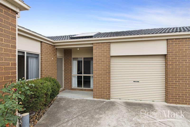 2/8 Orlando Drive, Truganina - Image 1