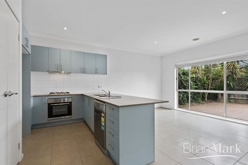 2/8 Orlando Drive, Truganina - Thumbnail 2