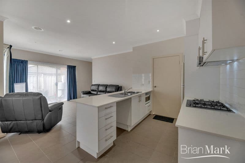 1/3 Trinca Court, Werribee - Thumbnail 3