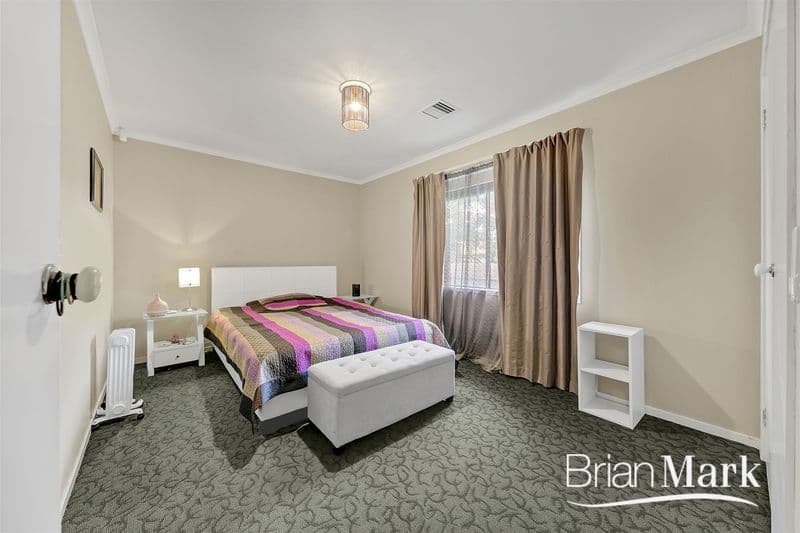 2/49-51 Fletcher  Street, Tamarama, Hoppers Crossing - Thumbnail 2
