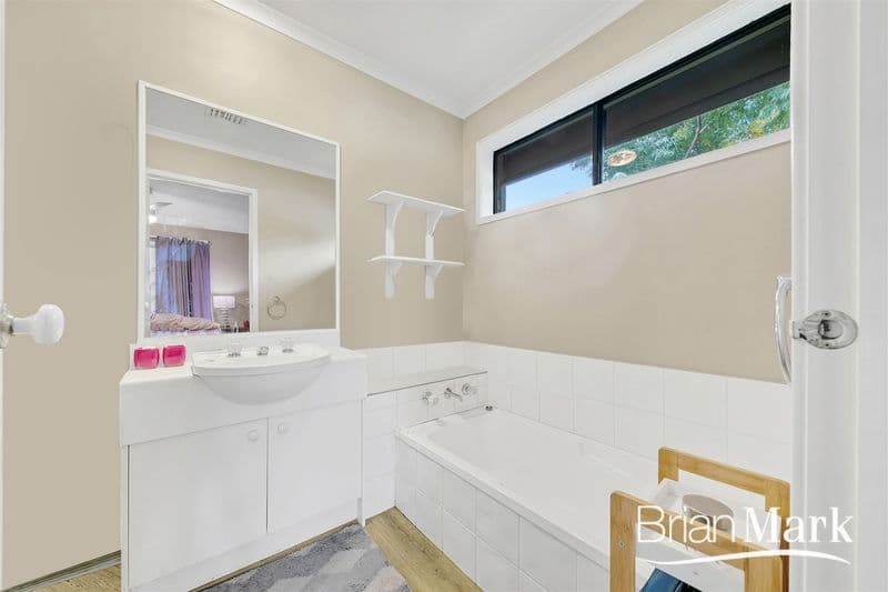 2/49-51 Fletcher  Street, Tamarama, Hoppers Crossing - Thumbnail 5