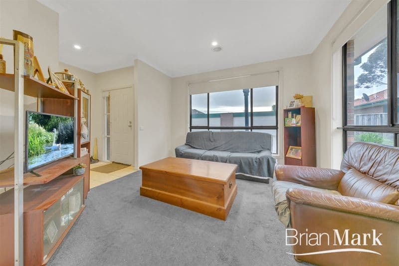 18/214 Shaws Road, Werribee - Thumbnail 2