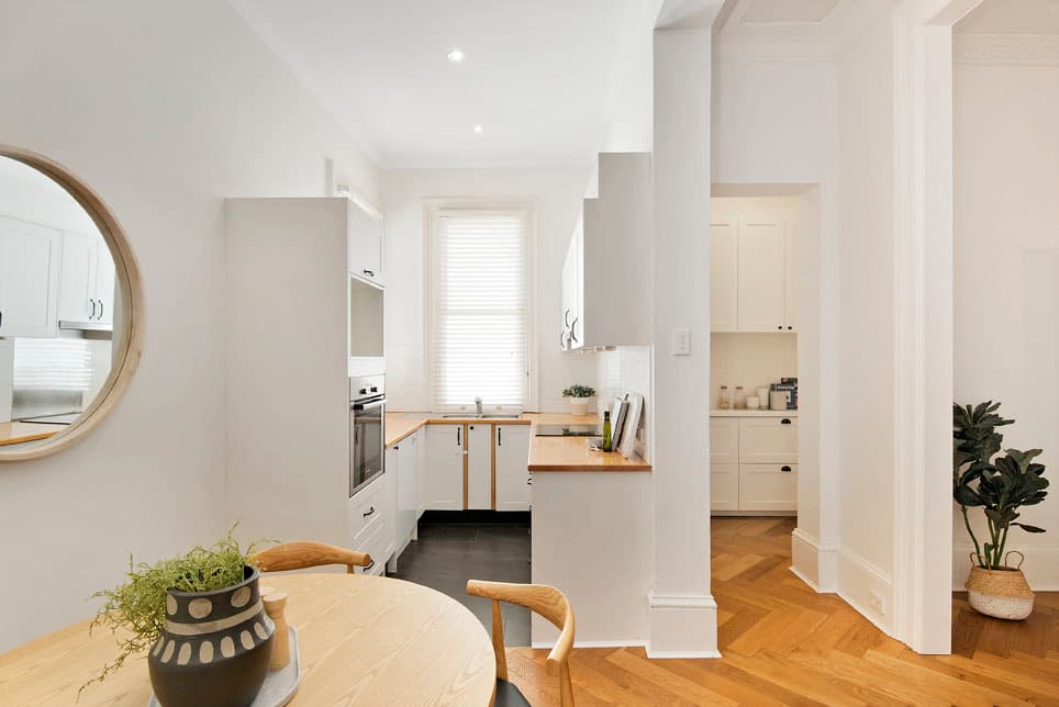 2/289 Edgecliff  Road, Woollahra, Mermaid Waters - Image 1