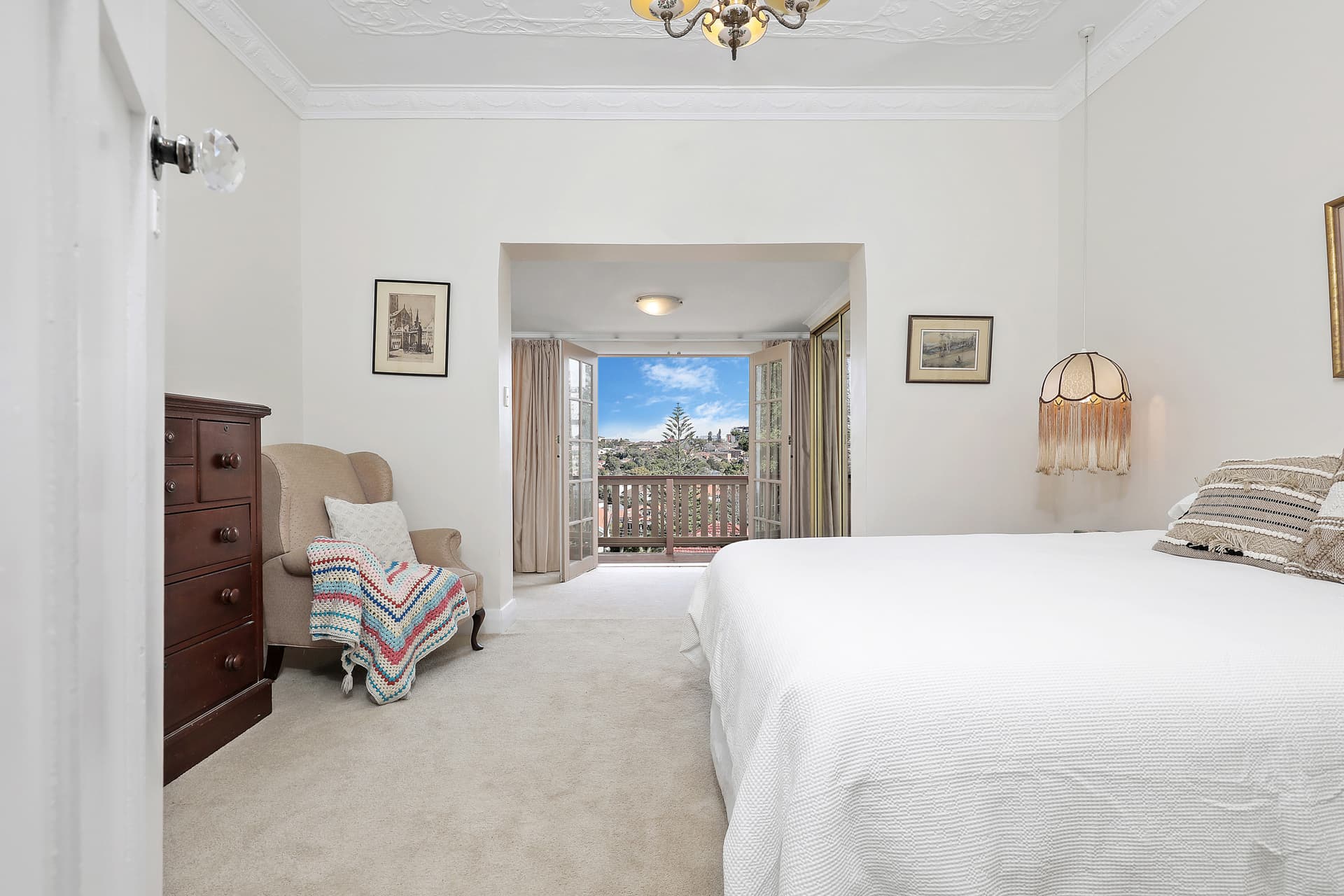 23 Ilkinia Avenue, Broadbeach Waters, QLD, 4218, Broadbeach Waters - Thumbnail 8