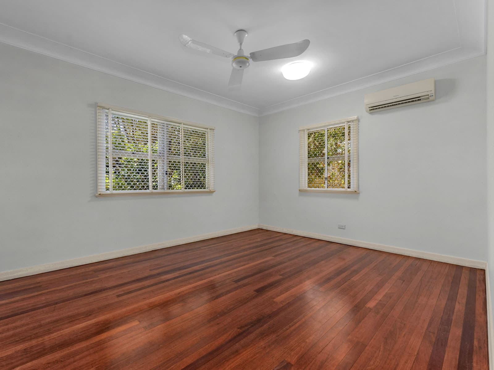 28 Russell Terrace, Indooroopilly - Thumbnail 8