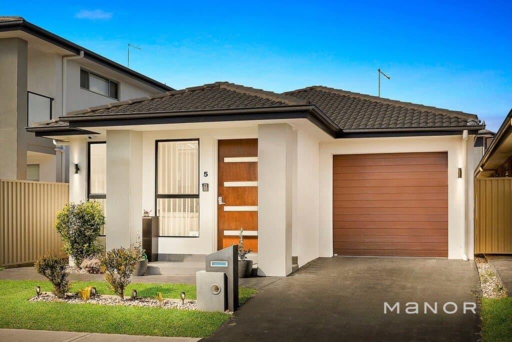 403/1-5 Pine Avenue, Surfers Paradise - Thumbnail 2