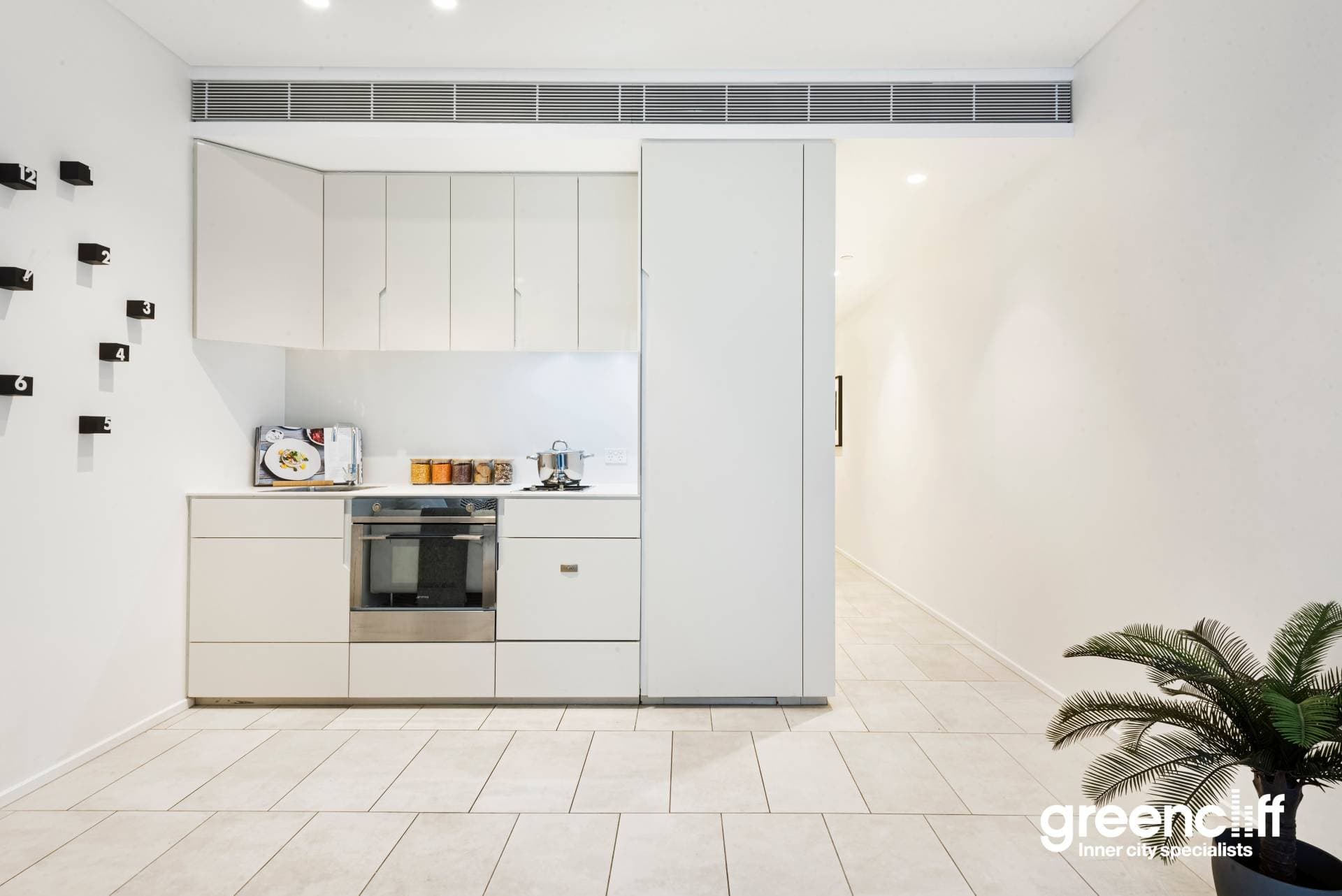 701, 8 Central Park Ave, Pagewood - Thumbnail 2