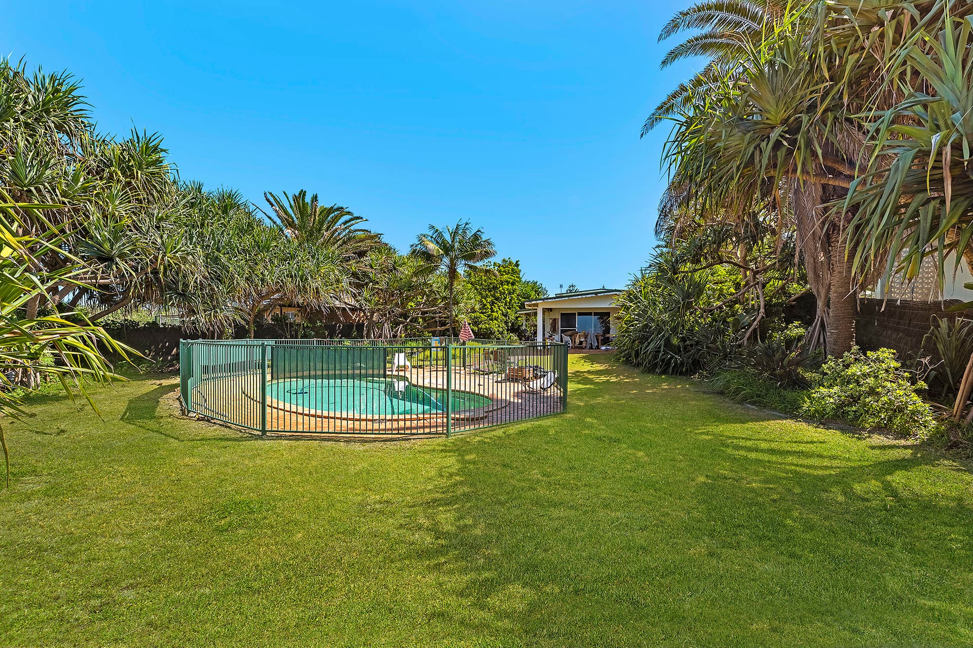 14 Darwalla Avenue, Currumbin, QLD, 4223, Currumbin - Thumbnail 3