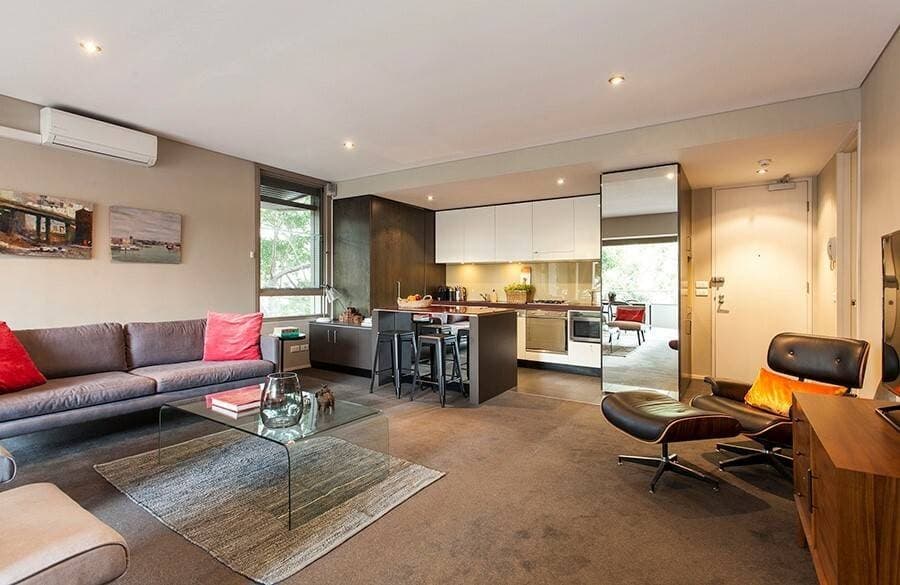 1307, 2 Sterling Cct, Camperdown - Thumbnail 2