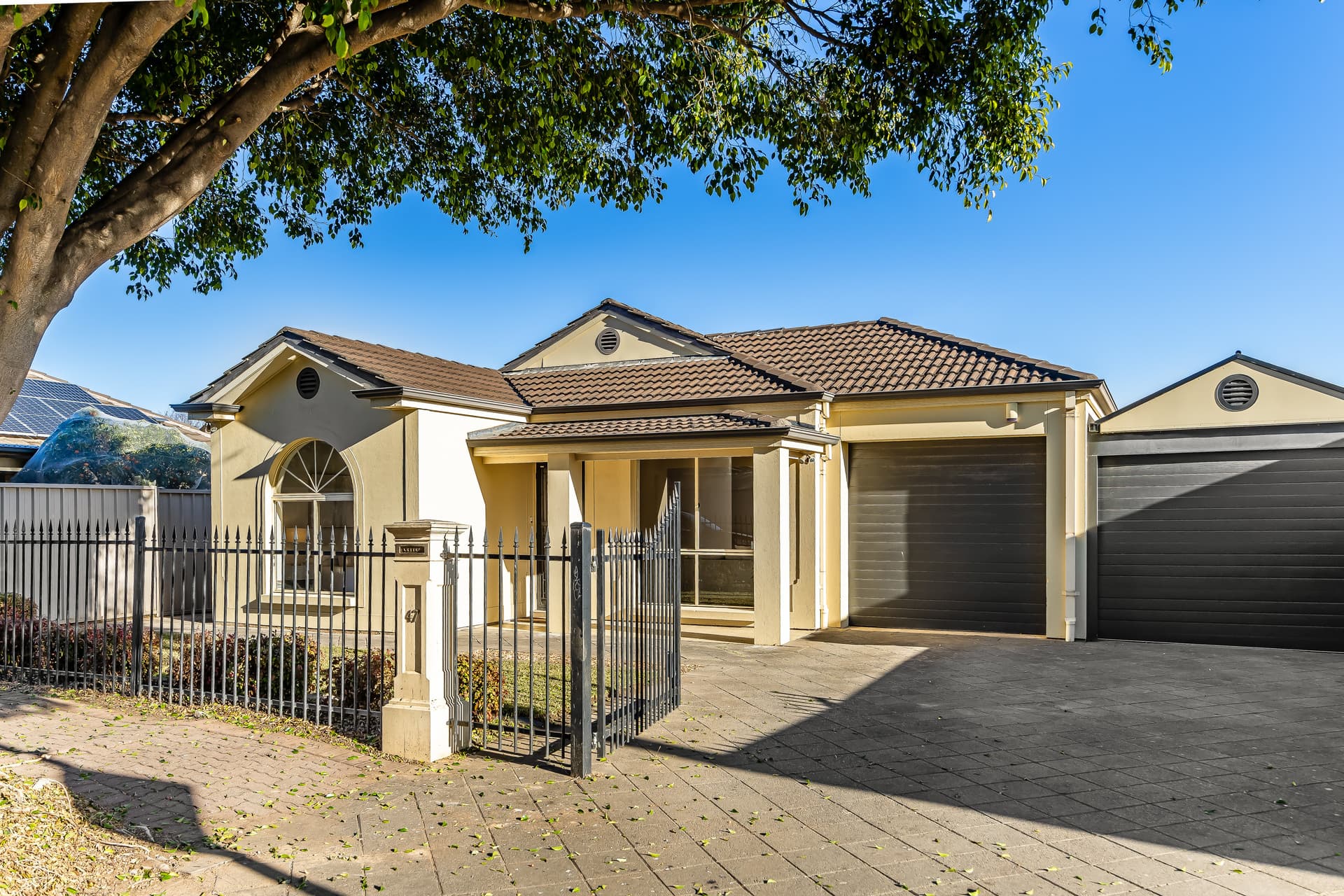 47 Bradley Grove, Mitchell Park - Image 1