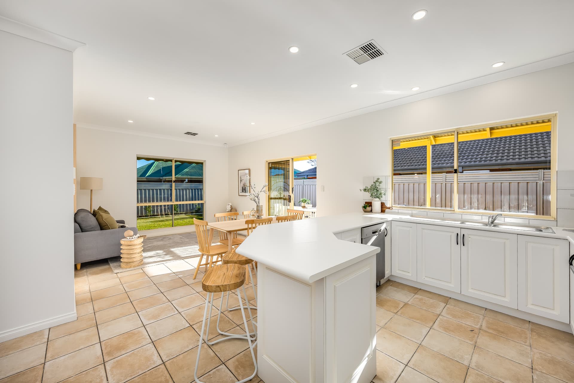 47 Bradley Grove, Mitchell Park - Thumbnail 6