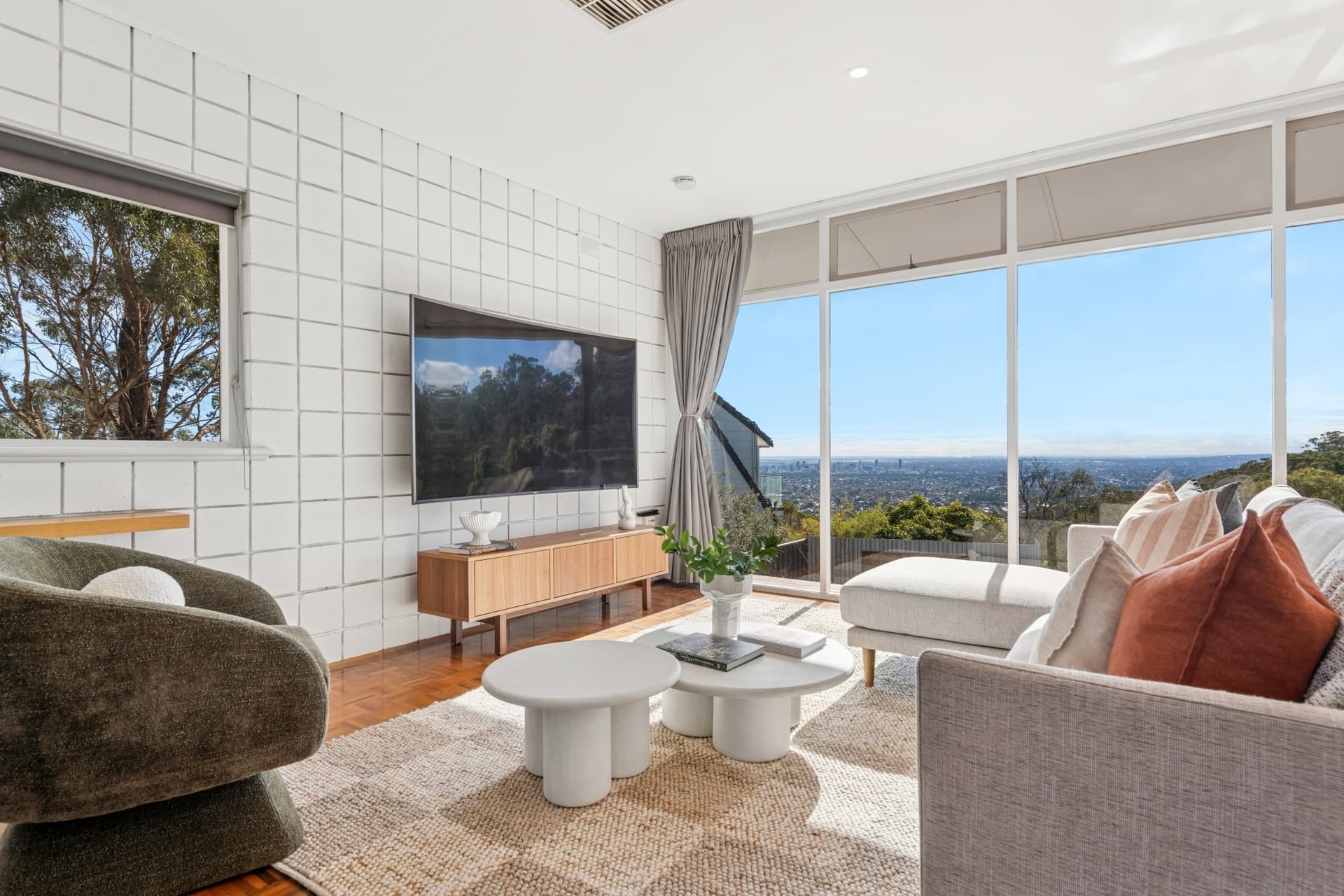 8 Centre Way, Belair - Thumbnail 5