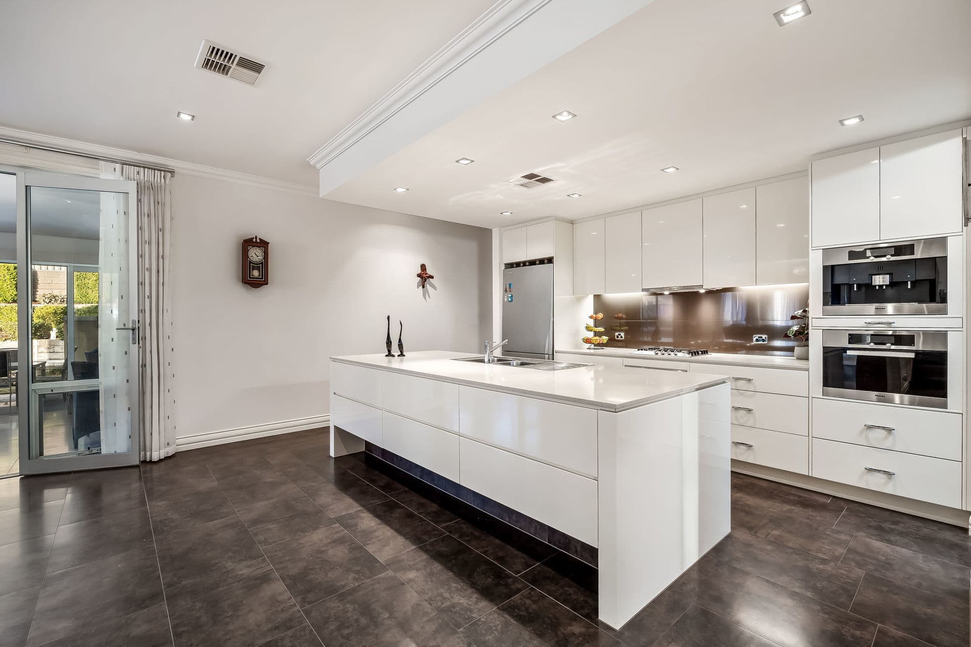 6 The Boulevard, Flagstaff Hill - Thumbnail 5