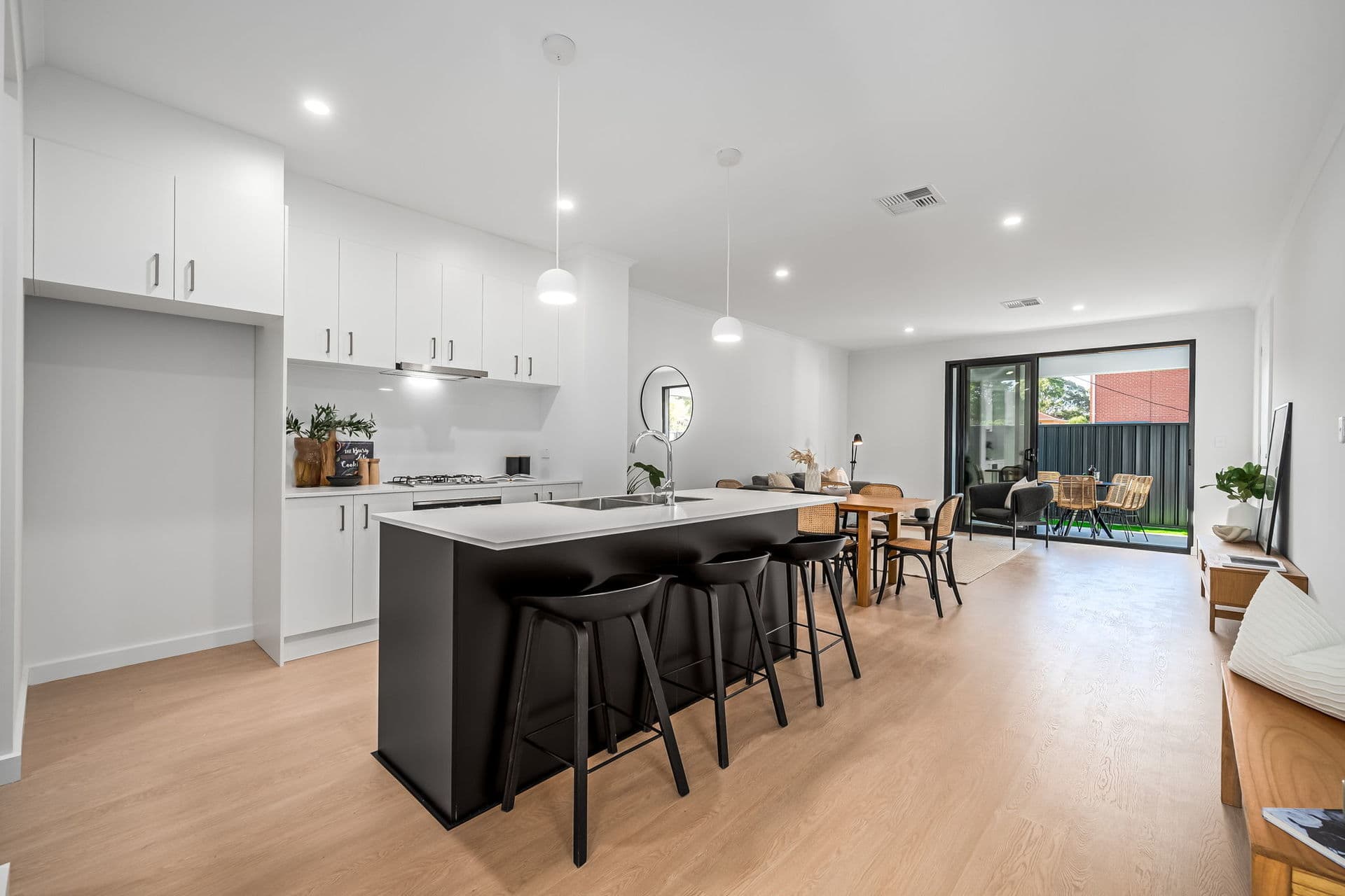 8/17 Wright Street, Salisbury - Image 1
