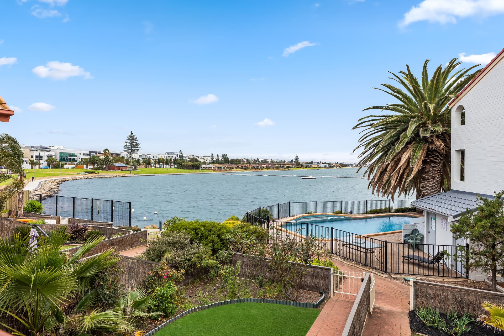 244 Trimmer Parade, West Lakes - Thumbnail 3
