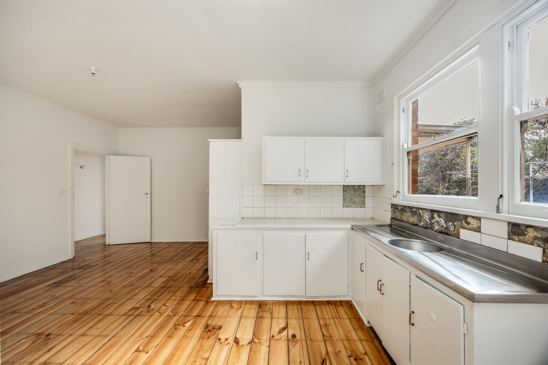 79 Weroona Avenue, Park Holme - Thumbnail 8