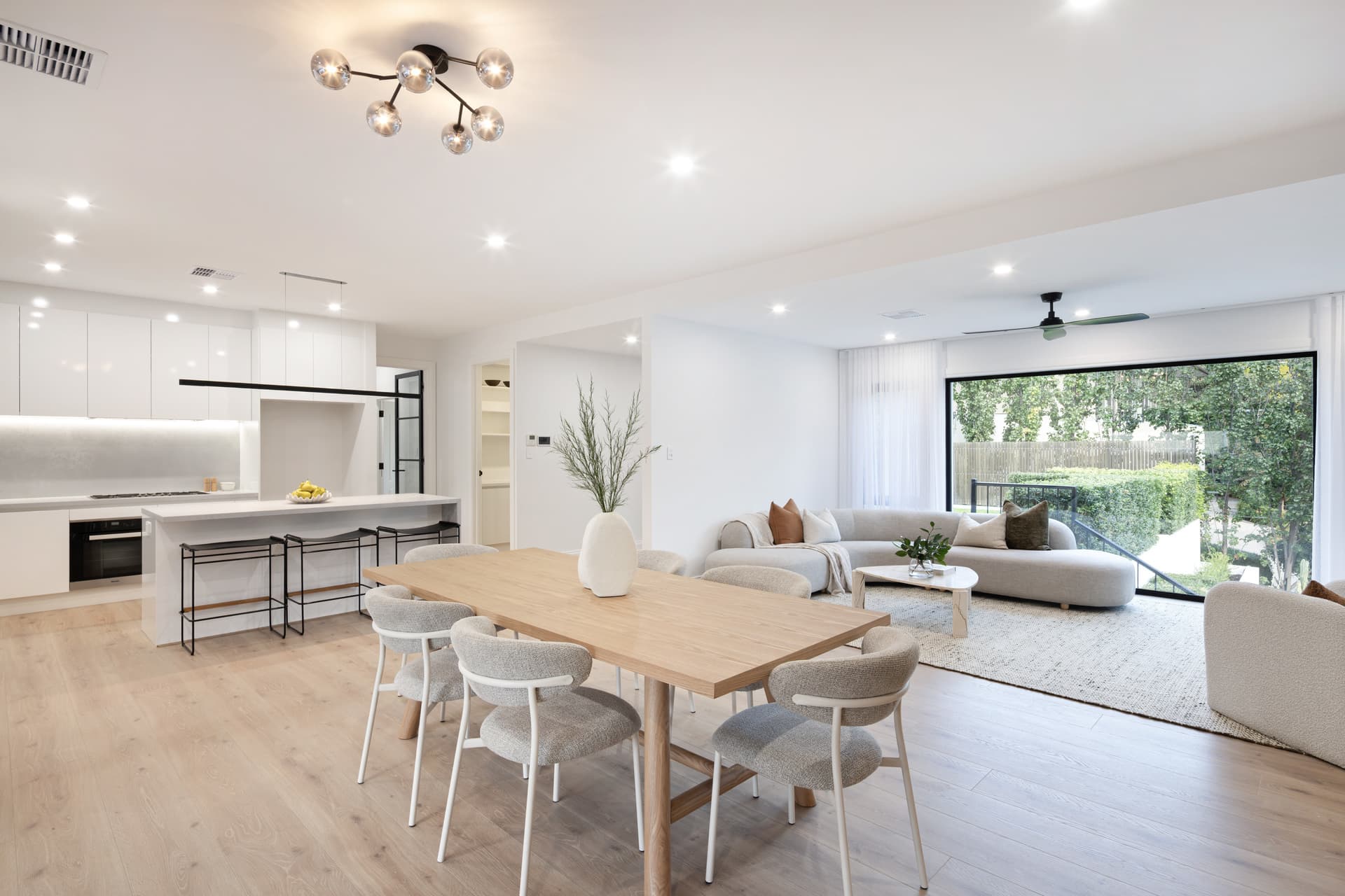 5 Warburton Court, Beaumont - Thumbnail 4