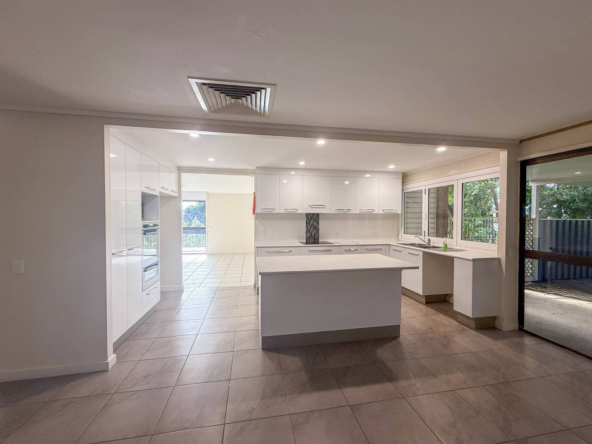 2 Moffatt Street, Mount Isa, Mount Isa - Thumbnail 4