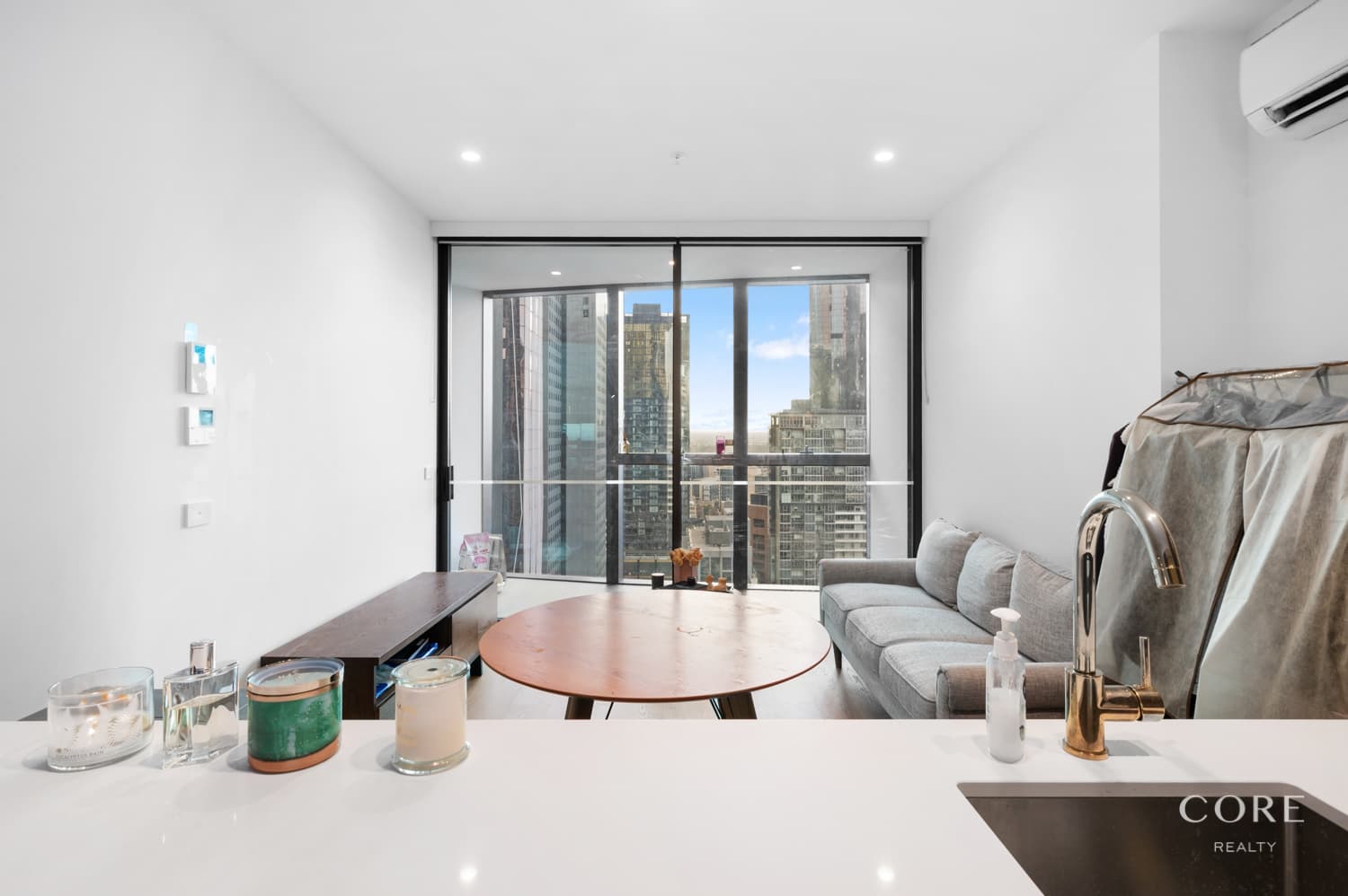 Unit 3806/228 La Trobe Street, Melbourne - Thumbnail 2