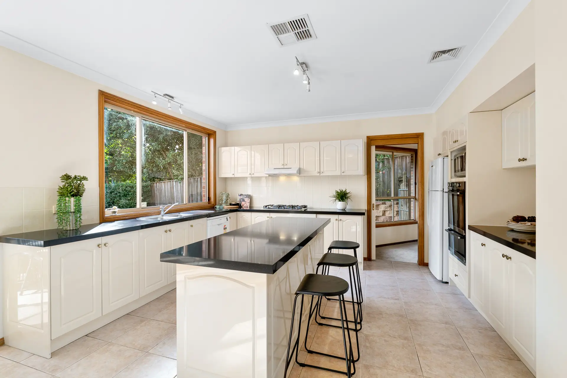 32 Anne William Drive, West Pennant Hills NSW, West Pennant Hills - Thumbnail 4