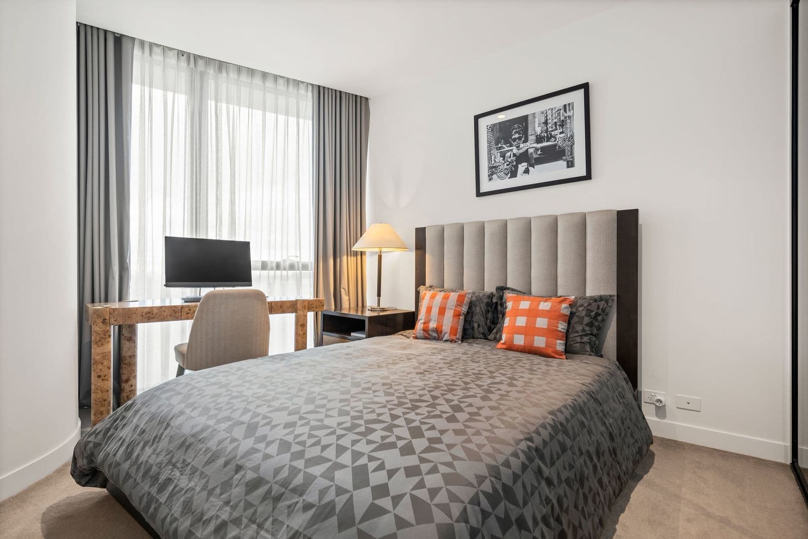 1309/63 La Trobe Street, Melbourne - Thumbnail 3