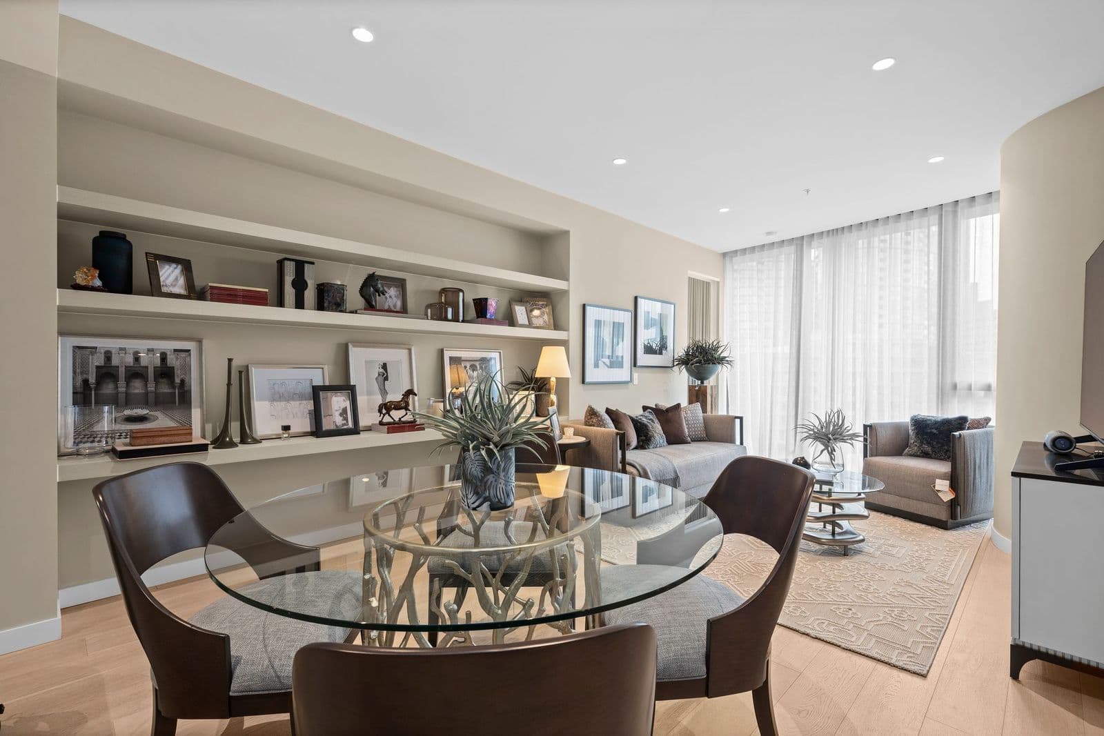 1309/63 La Trobe Street, Melbourne - Thumbnail 4