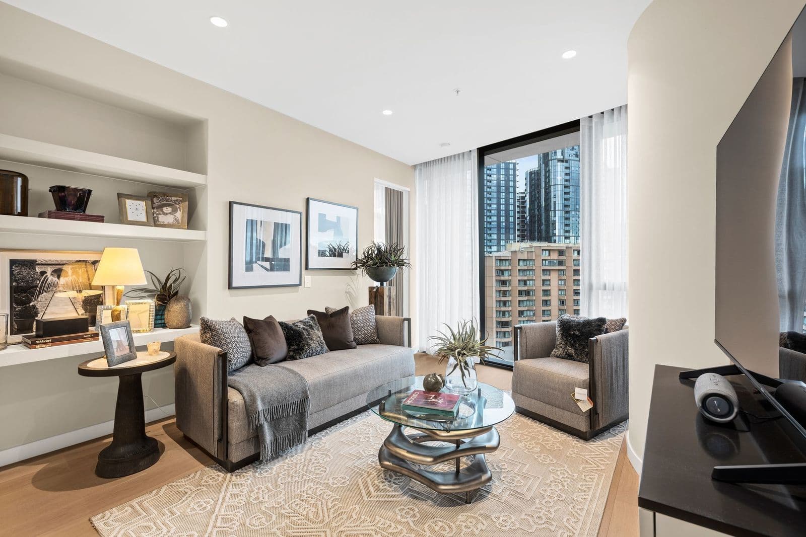 1309/63 La Trobe Street, Melbourne - Thumbnail 5