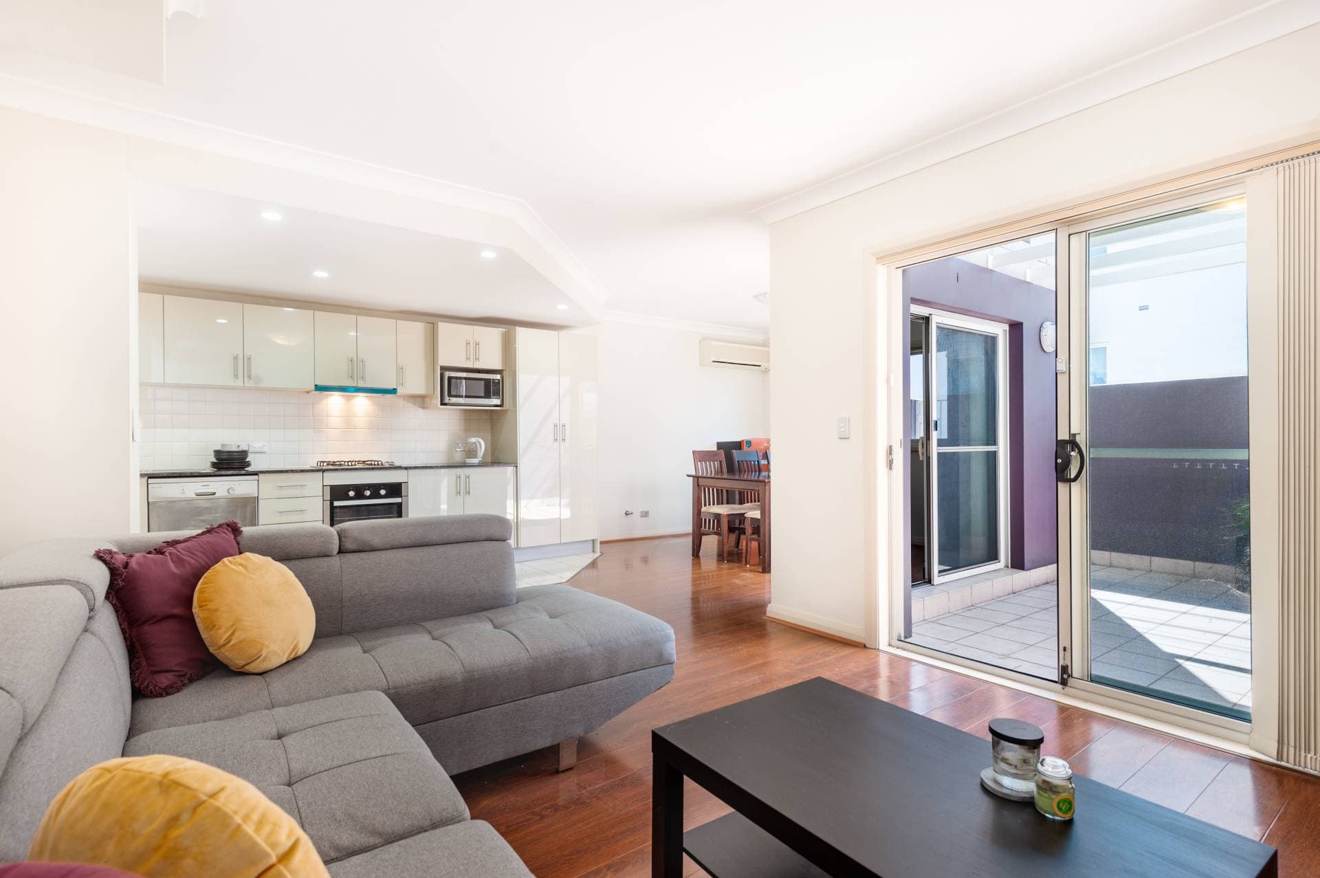 16/2 Bridge Rd, Stanmore - Image 1